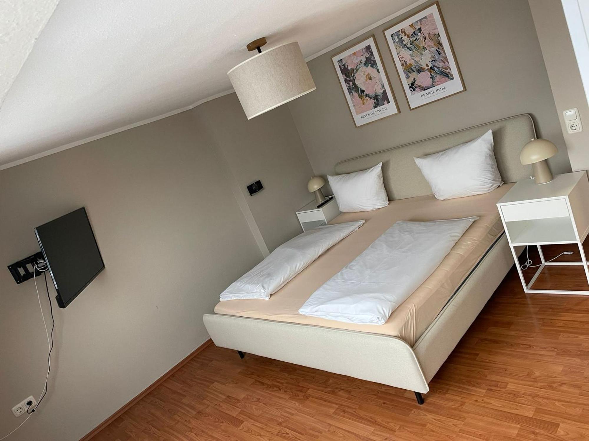 Homie Stay Schiestlstrasse - Moderne Dachgeschosswohnung Mit 2 Schlafzimmern Würzburg Exterior foto