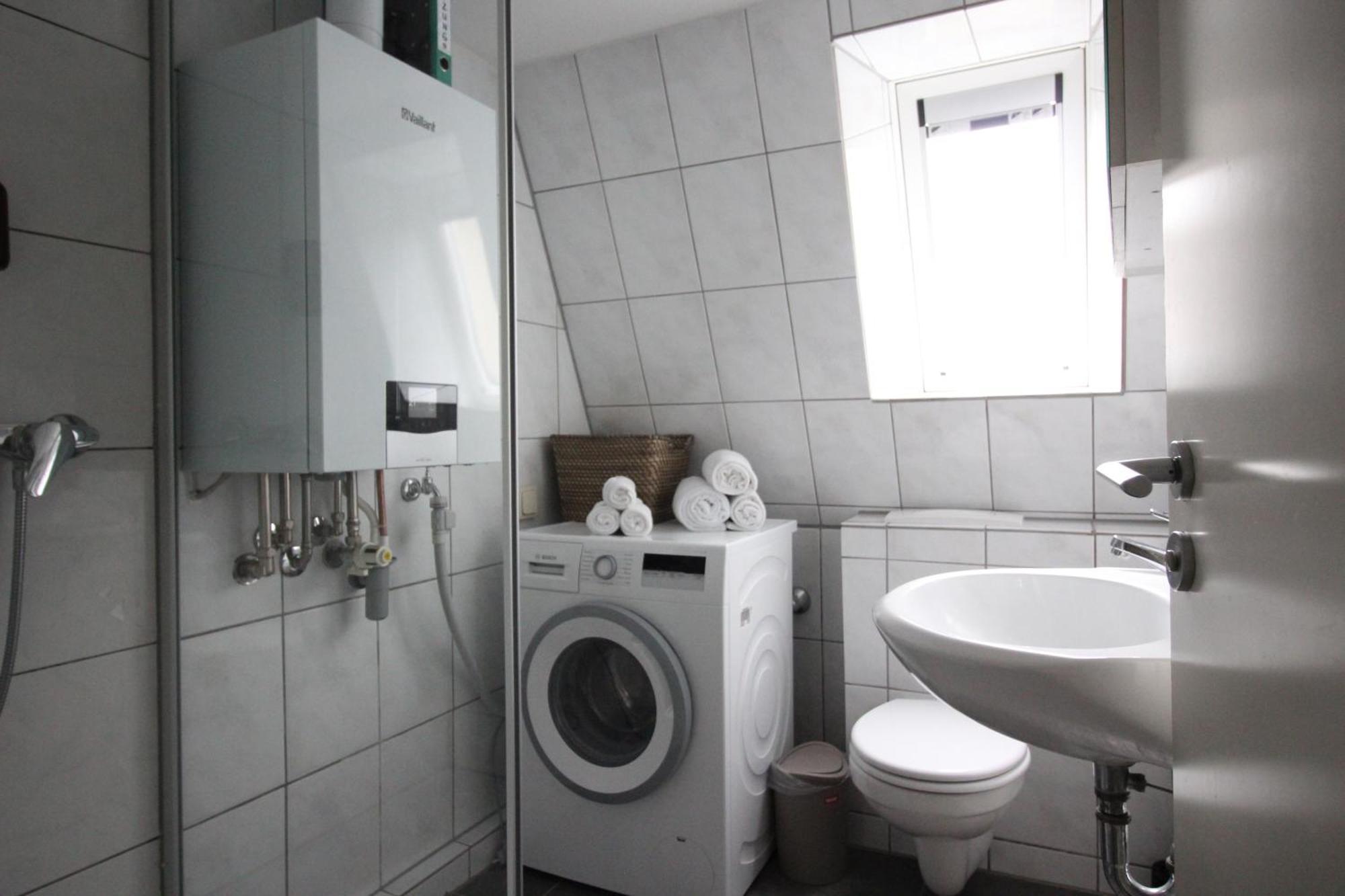 Homie Stay Schiestlstrasse - Moderne Dachgeschosswohnung Mit 2 Schlafzimmern Würzburg Exterior foto